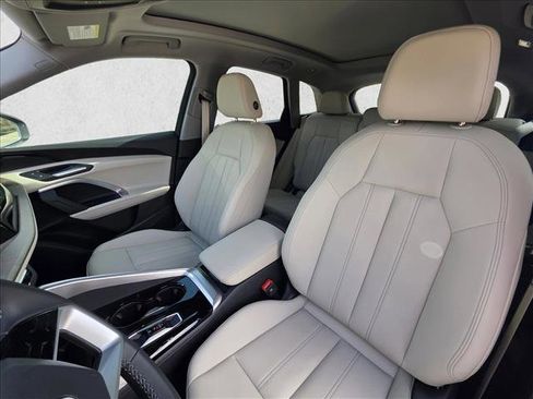 New 2025 Audi Q5 Premium image 16