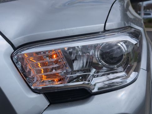 Used 2023 Toyota Tacoma SR5 image 6