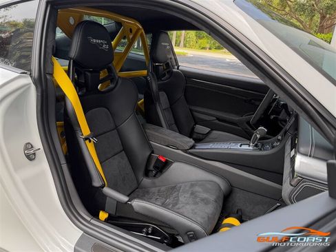 Used 2018 Porsche 911 GT2 RS RWD image 29