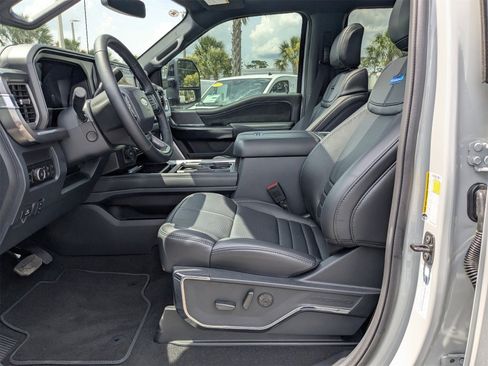 New 2025 Ford F250 Platinum image 34