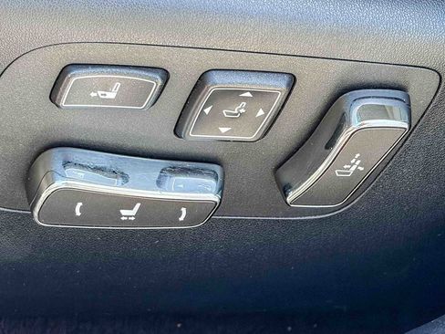 Used 2015 Lexus LS 460 L w/ Ultra Luxury Package image 21