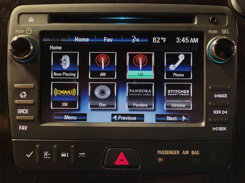 Used 2017 Chevrolet Traverse LT w/ Style and Technology Package FWD image 25