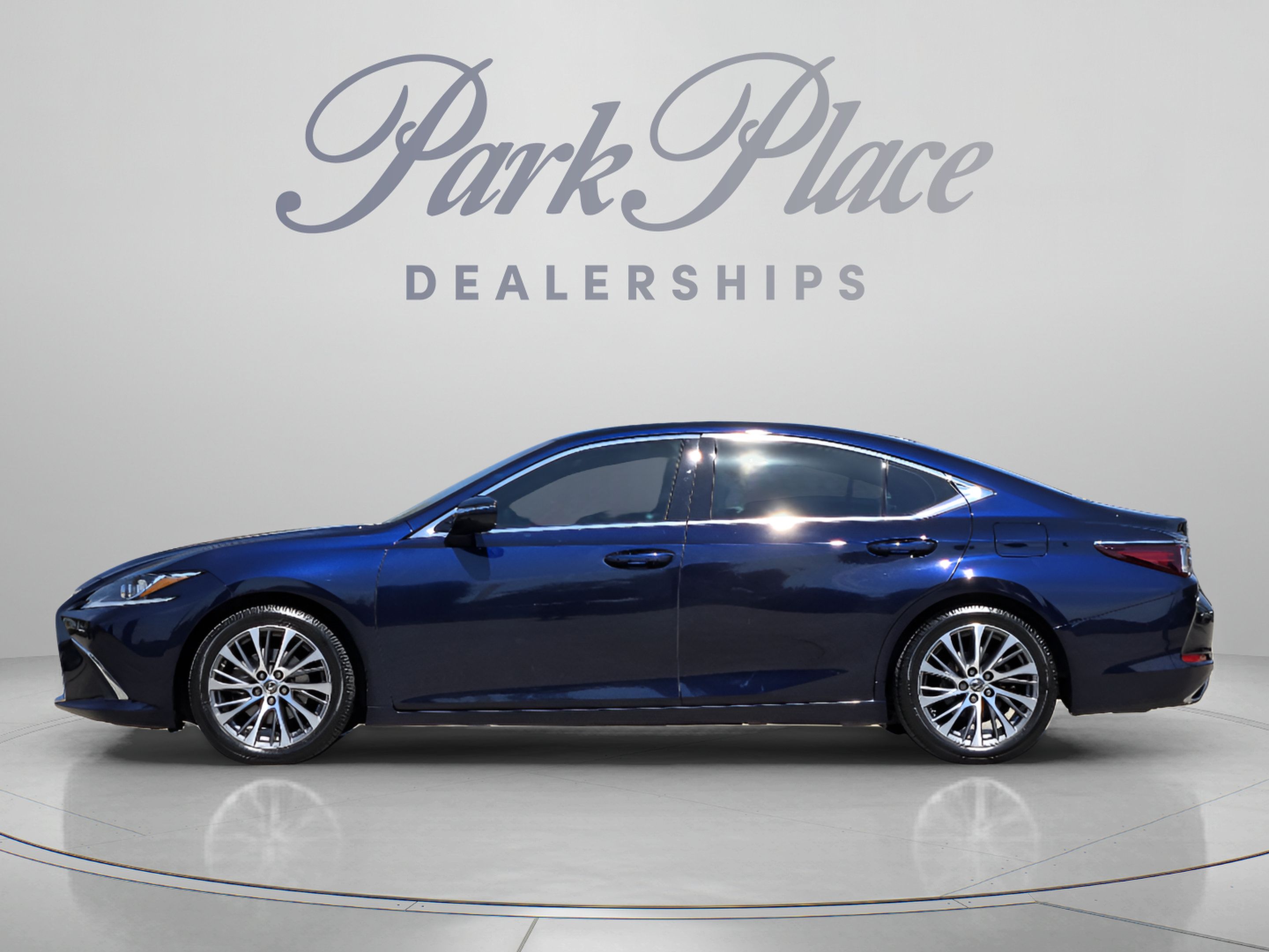 Used 2020 Lexus ES 350 w/ Premium Package FWD image 2