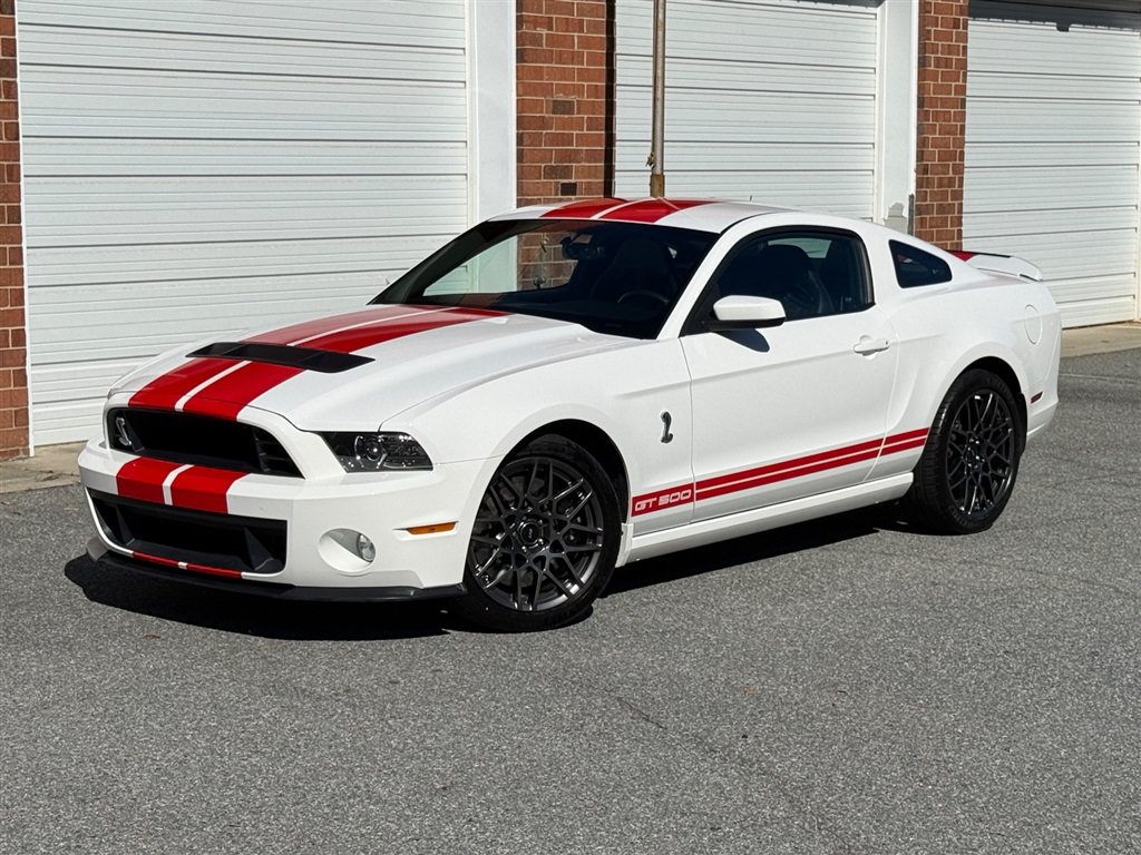Used 2013 Ford Mustang Shelby GT500 RWD image 8