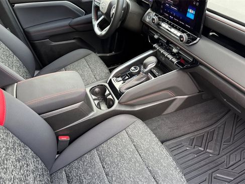 Used 2025 Chevrolet Colorado Z71 image 23