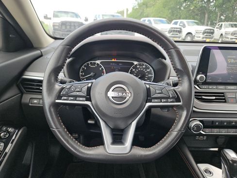 Used 2024 Nissan Altima 2.5 SR FWD image 20
