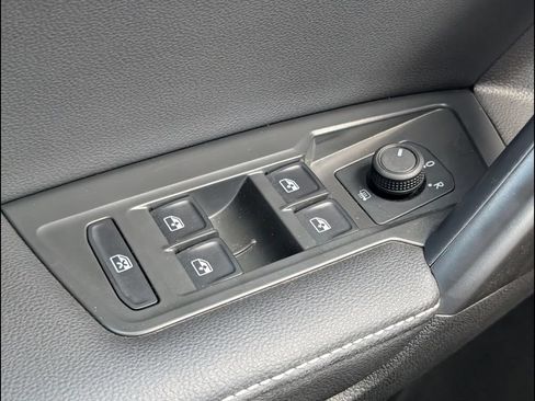 Used 2024 Volkswagen Tiguan S FWD image 12