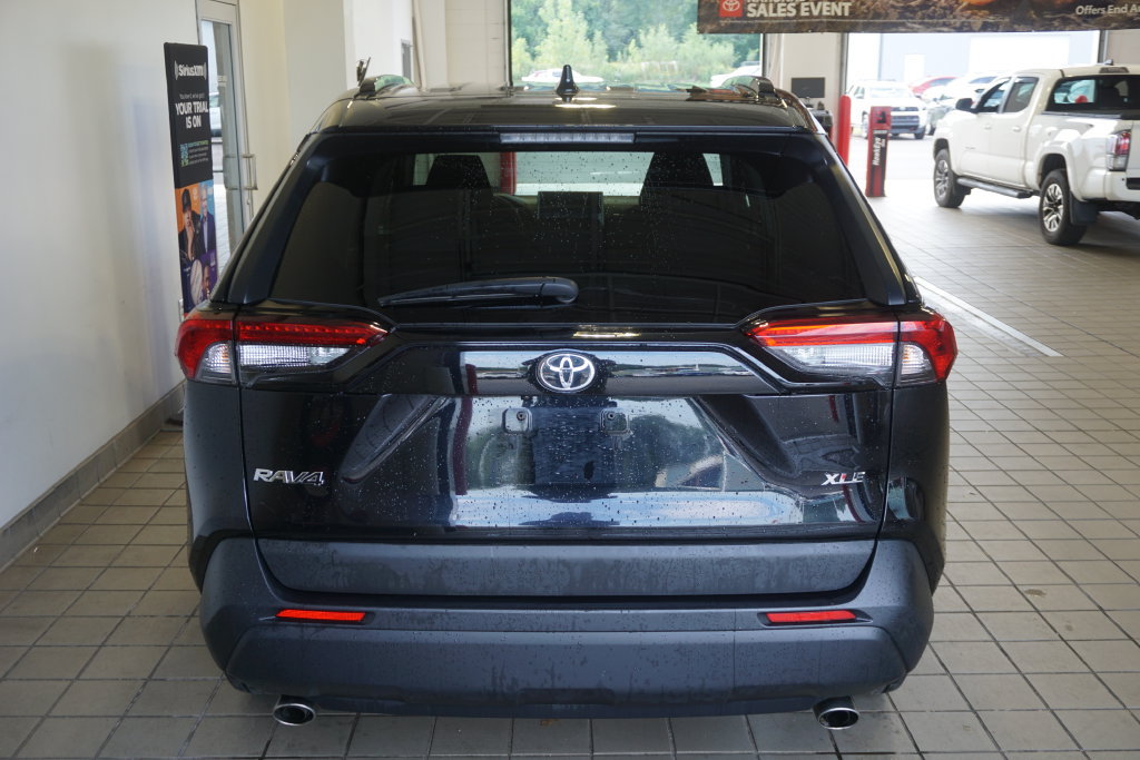 Used 2024 Toyota RAV4 XLE FWD image 14