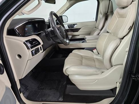 Used 2021 Lincoln Navigator Reserve w/ Luxury Package AWD/4WD image 23