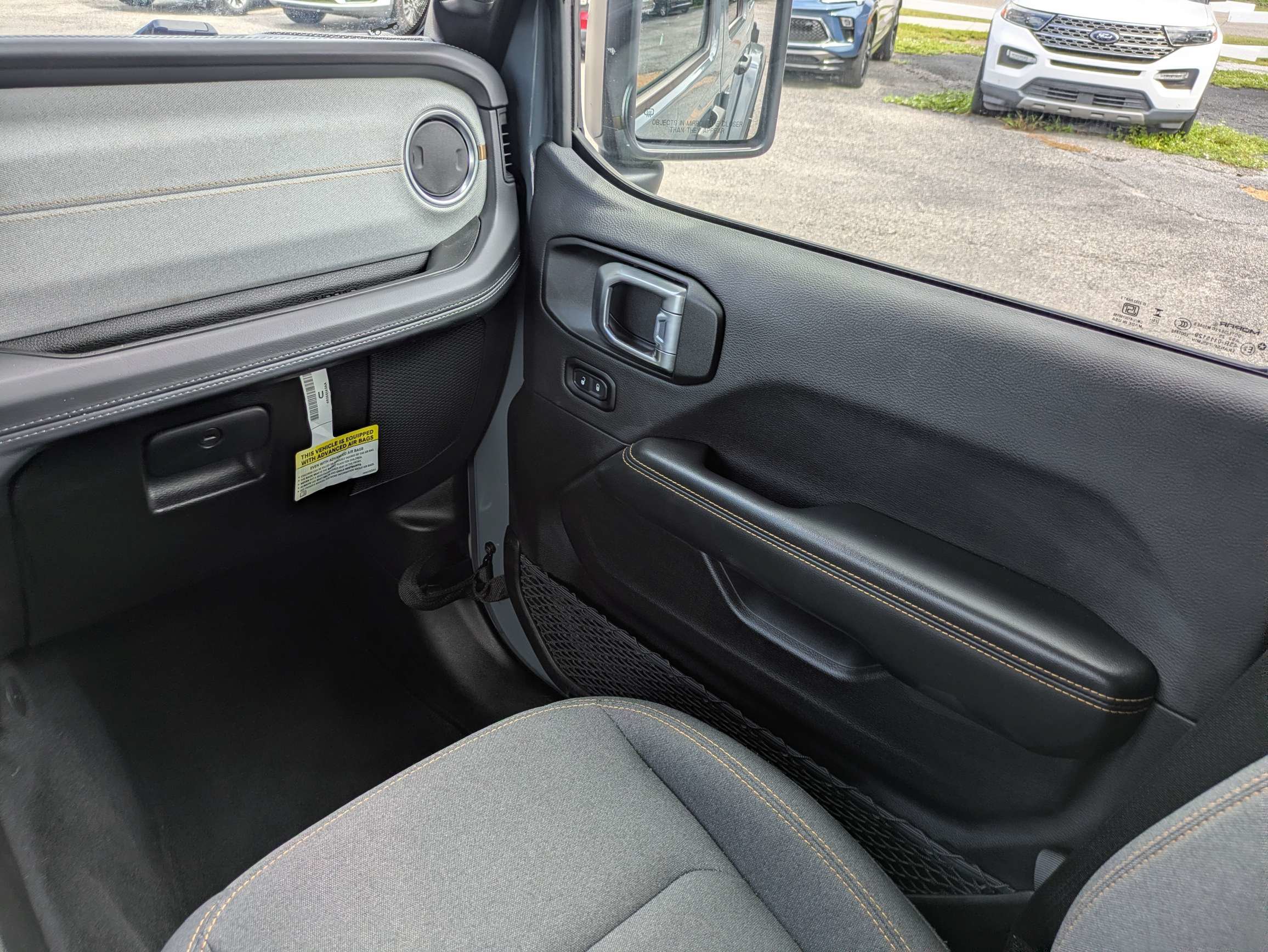 Used 2026 Jeep Wrangler Unlimited Sahara AWD/4WD image 17