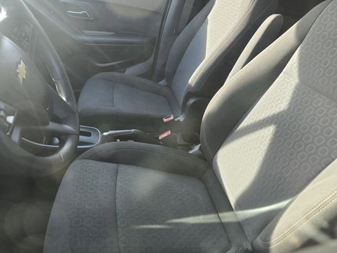 Used 2020 Chevrolet Trax LS w/ Tint and Cruise Package image 17