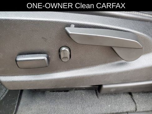 Used 2022 Chevrolet Colorado LT w/ Luxury Package image 7