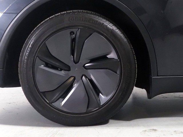 Used 2026 Tesla Model Y Long Range RWD image 53