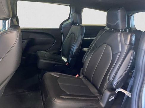 New 2026 Chrysler Pacifica Select w/ S Appearance Package image 14