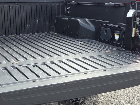 Used 2019 Toyota Tacoma TRD Sport image 9