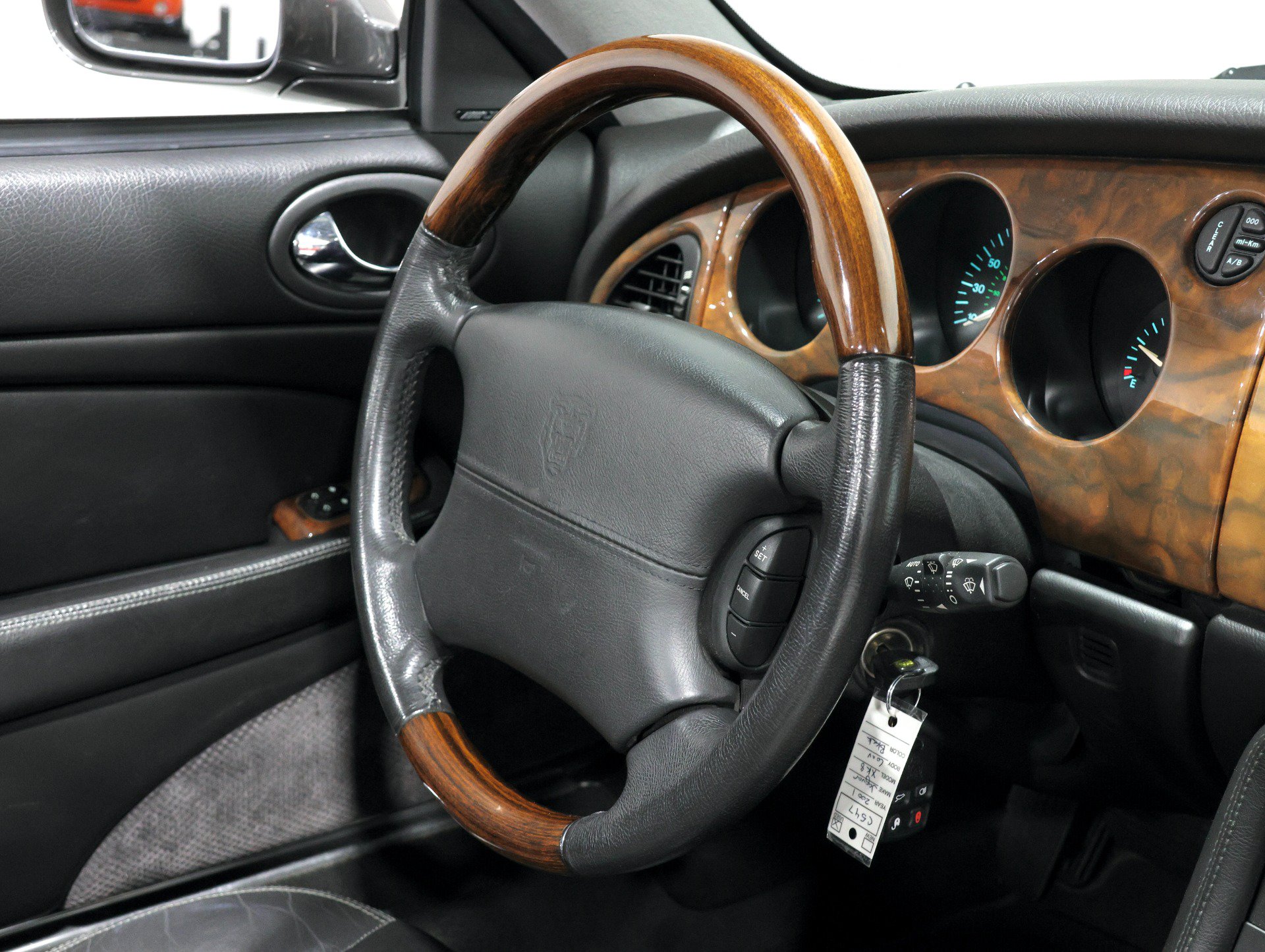 Used 2001 Jaguar XK8 Convertible RWD image 49