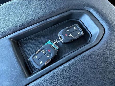 Used 2020 GMC Sierra 1500 SLE w/ SLE Value Package image 34