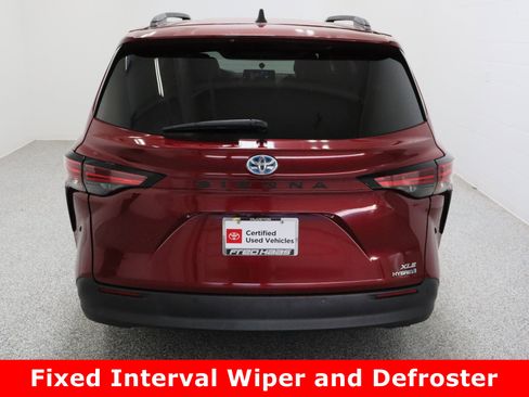Certified 2021 Toyota Sienna XLE image 8