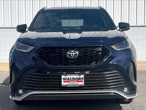 Used 2023 Toyota Highlander XSE AWD/4WD image 3