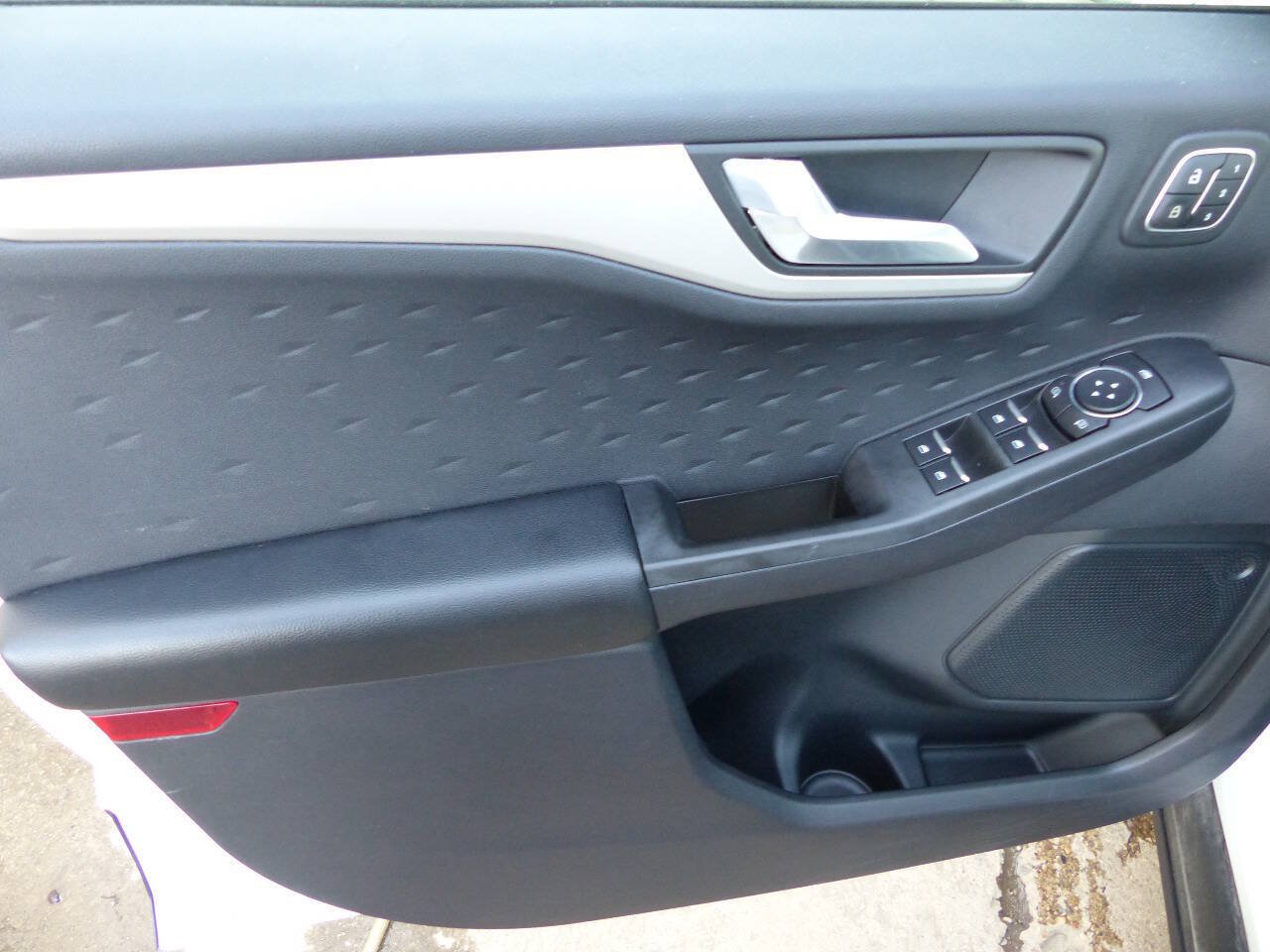 Used 2020 Ford Escape SEL FWD image 18