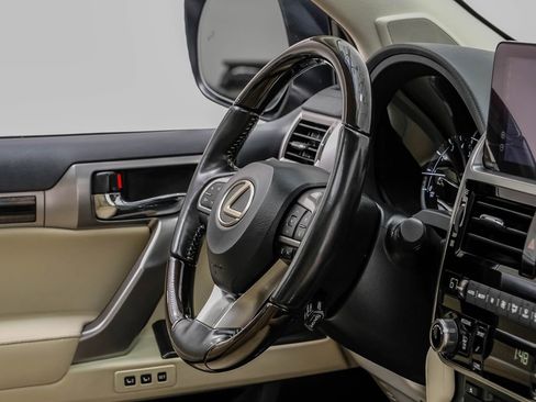 Used 2022 Lexus GX 460 Luxury w/ Sport Design Package image 12