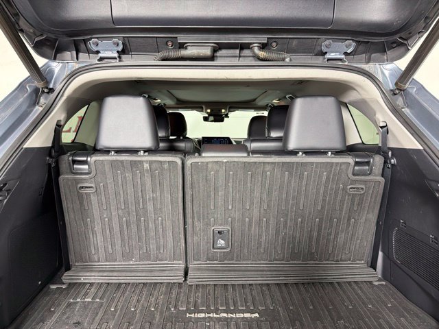 Used 2021 Toyota Highlander Platinum AWD/4WD image 37