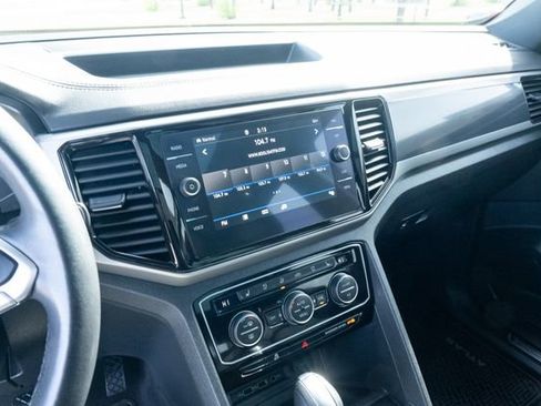 Used 2020 Volkswagen Atlas Cross Sport SEL Premium image 20