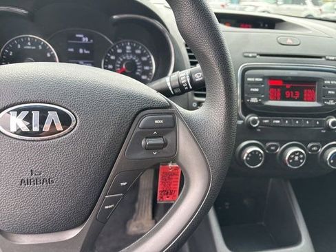 Used 2017 Kia Forte LX FWD image 18