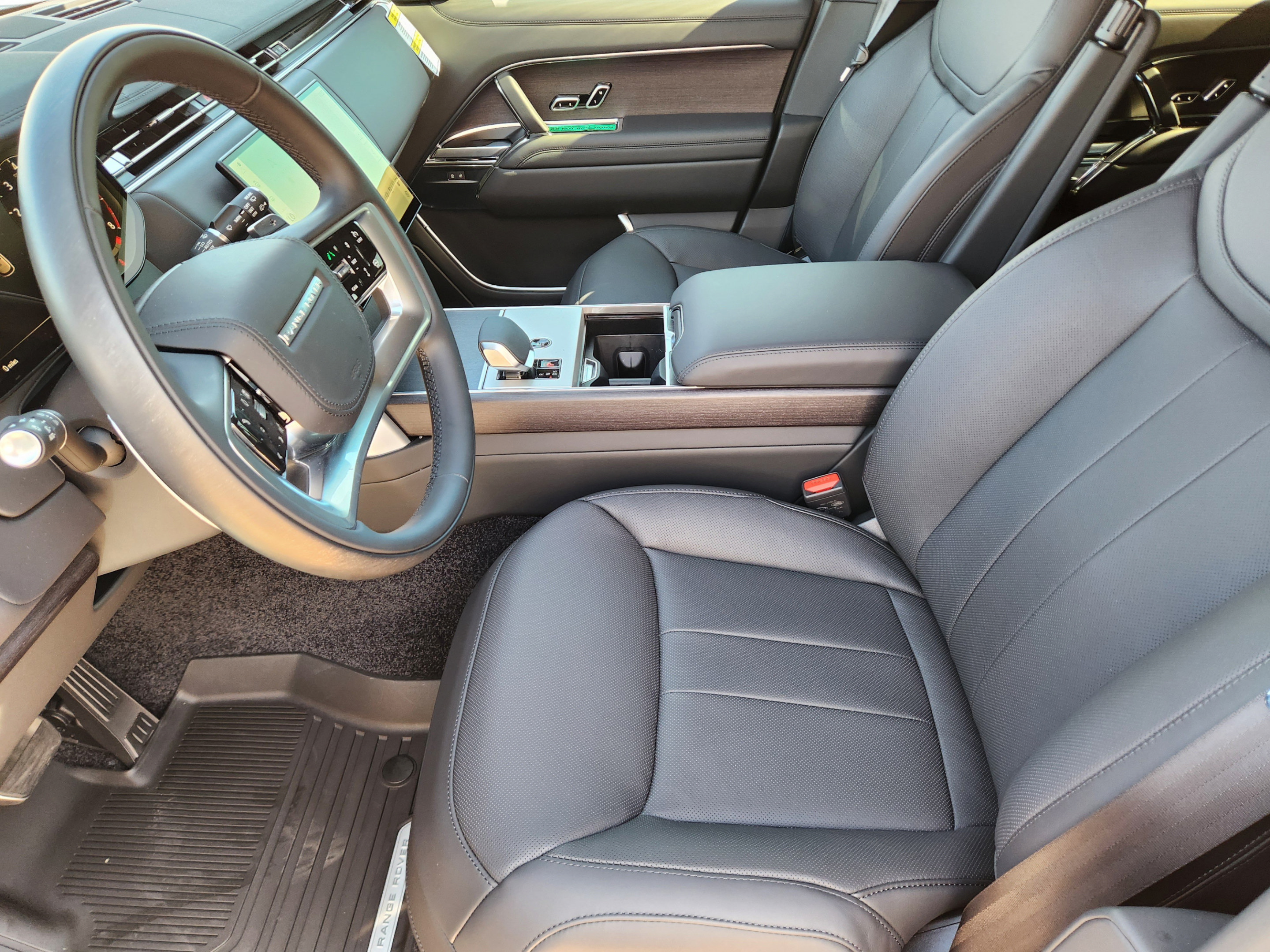 New 2026 Land Rover Range Rover Long Wheelbase SE AWD/4WD image 8