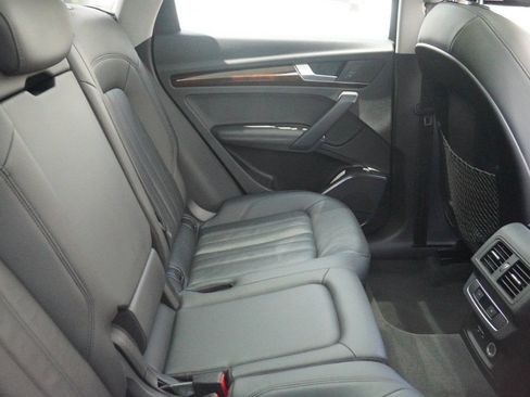 Used 2020 Audi Q5 2.0T Premium Plus AWD/4WD image 11
