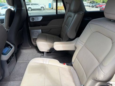 Used 2023 Lincoln Navigator Reserve RWD image 9