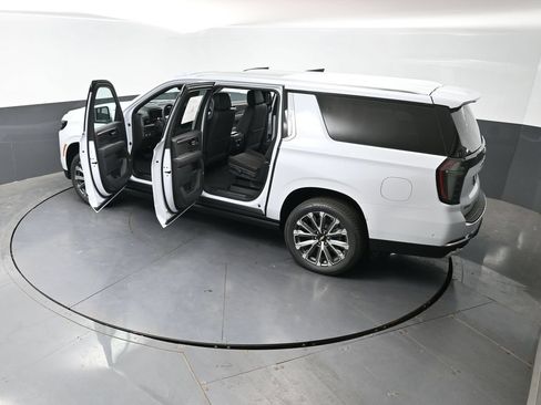 New 2026 Chevrolet Suburban High Country AWD/4WD image 56