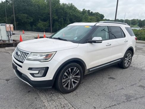 Used 2017 Ford Explorer Platinum AWD/4WD image 4