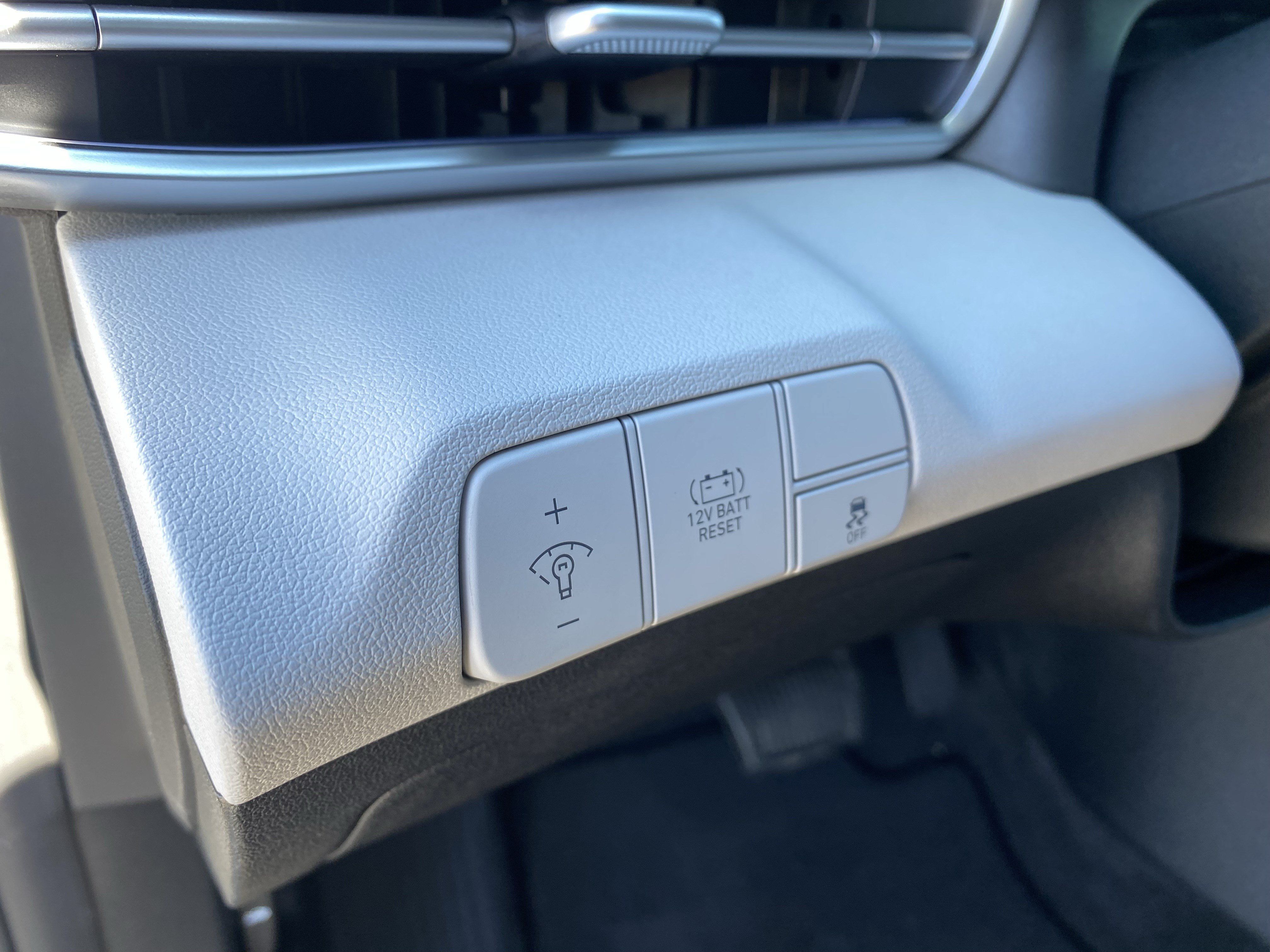 Certified 2026 Hyundai Elantra Limited FWD image 19