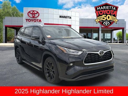 Used 2025 Toyota Highlander Limited FWD image 1
