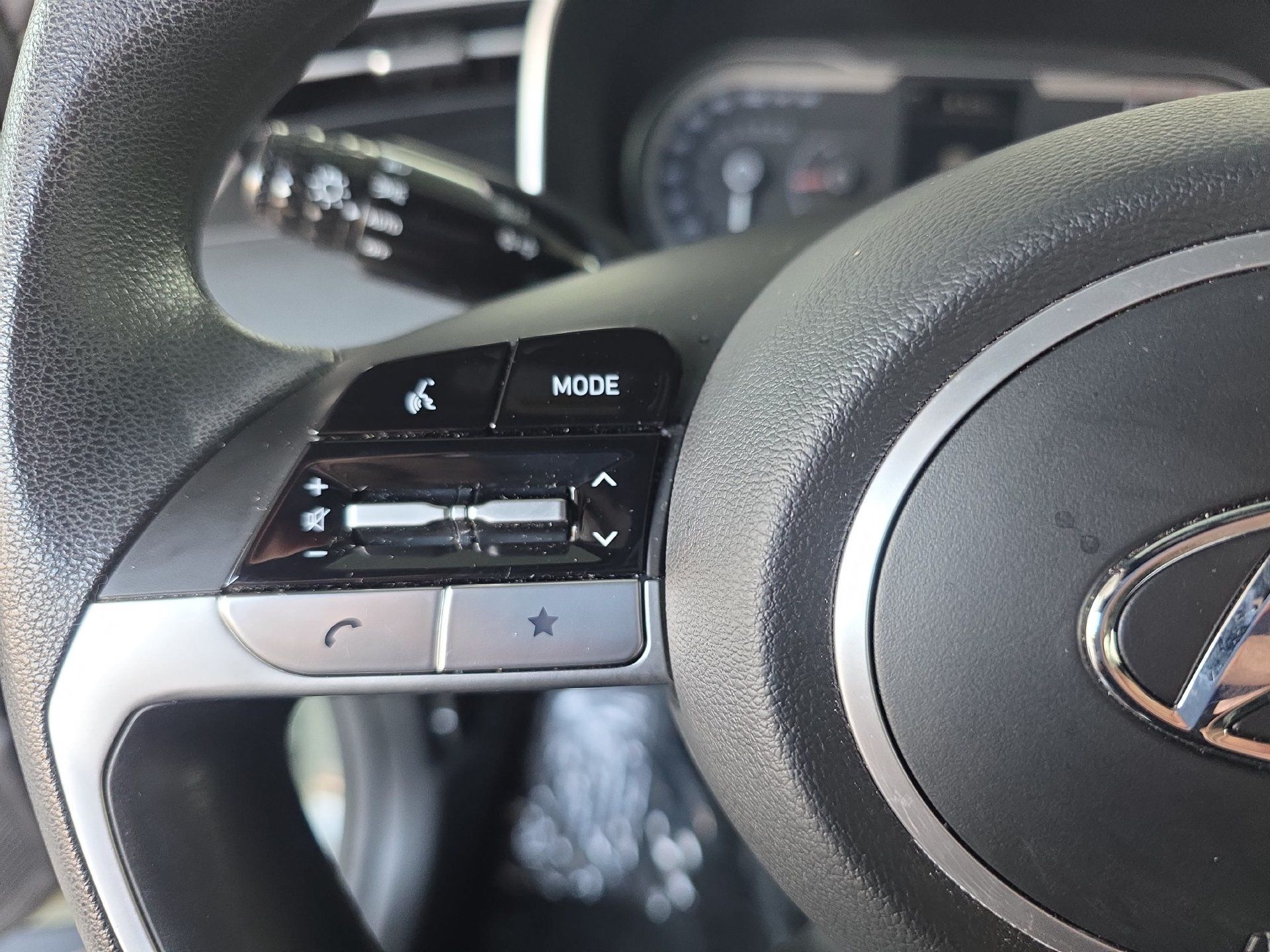Used 2024 Hyundai Santa Cruz SEL FWD image 17