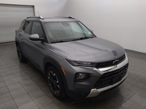 Used 2021 Chevrolet TrailBlazer LT w/ Convenience Package FWD image 13