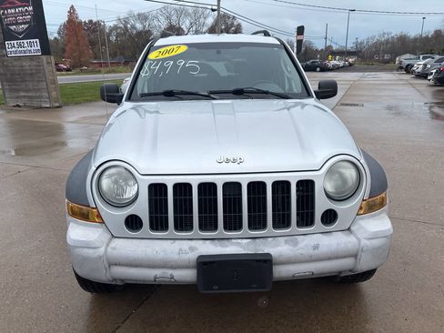Used 2007 Jeep Liberty Sport image 9