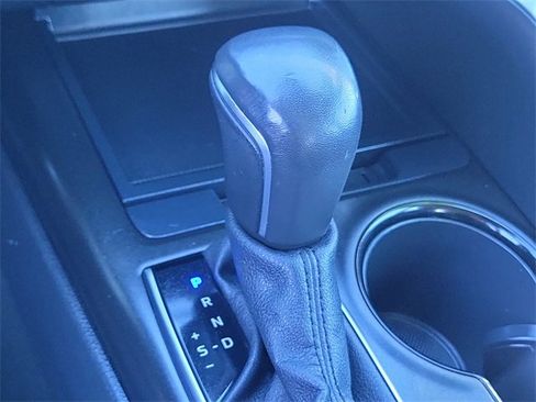 Used 2020 Toyota Camry SE image 15
