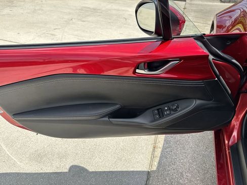 Used 2023 MAZDA MX-5 Miata RF Grand Touring RWD image 38