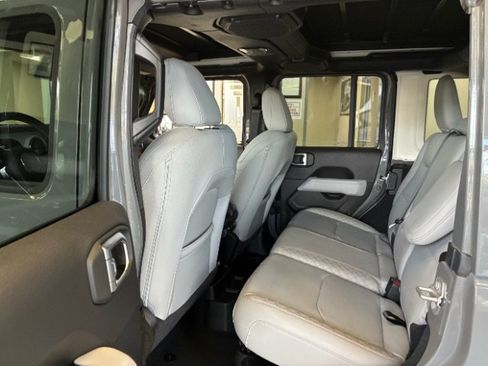 Used 2023 Jeep Wrangler Unlimited Sahara AWD/4WD image 30