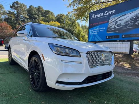 Used 2021 Lincoln Corsair Reserve w/ Equipment Group 201A image 3