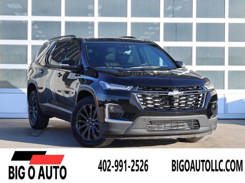 Used 2023 Chevrolet Traverse RS image 1