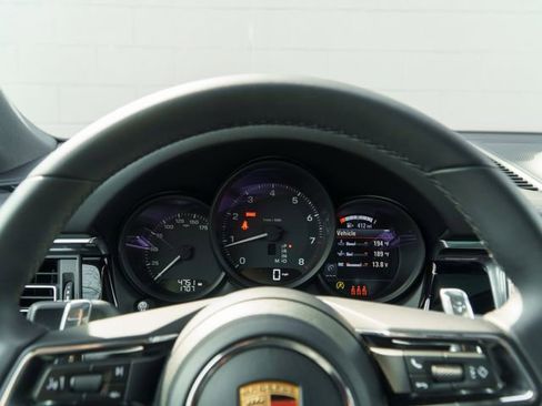 Certified 2026 Porsche Macan AWD/4WD image 24