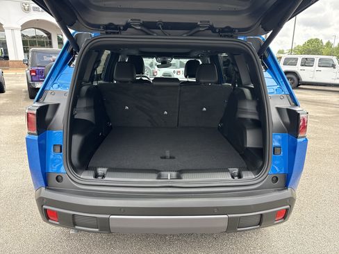New 2026 Jeep Cherokee Limited AWD/4WD image 18