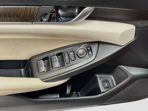 Used 2021 Honda Accord EX image 17
