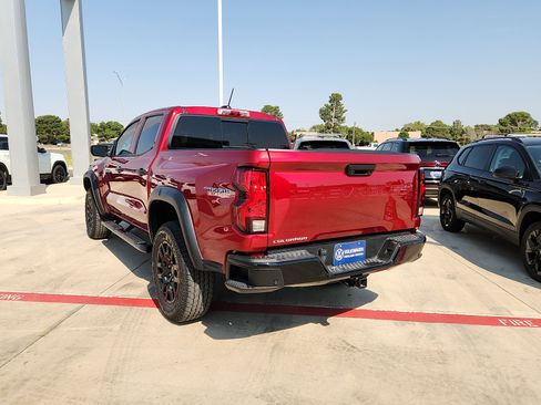 Used 2024 Chevrolet Colorado Trail Boss w/ Advanced Trailering Package AWD/4WD image 4