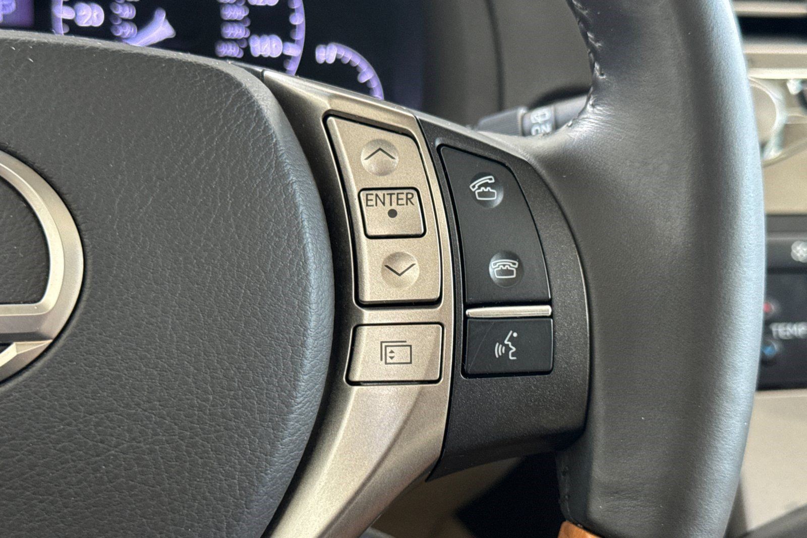 Used 2015 Lexus RX 450h AWD image 31