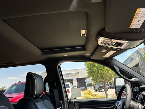 New 2026 RAM 2500 Laramie AWD/4WD image 14