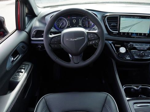 New 2026 Chrysler Pacifica Limited w/ S Appearance Package image 15